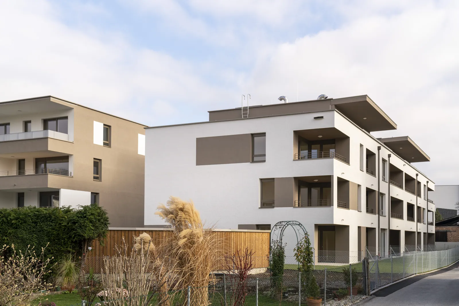 Mehrere Wohngebäude der Anlage Peter-Rosegger-Straße in Wattens